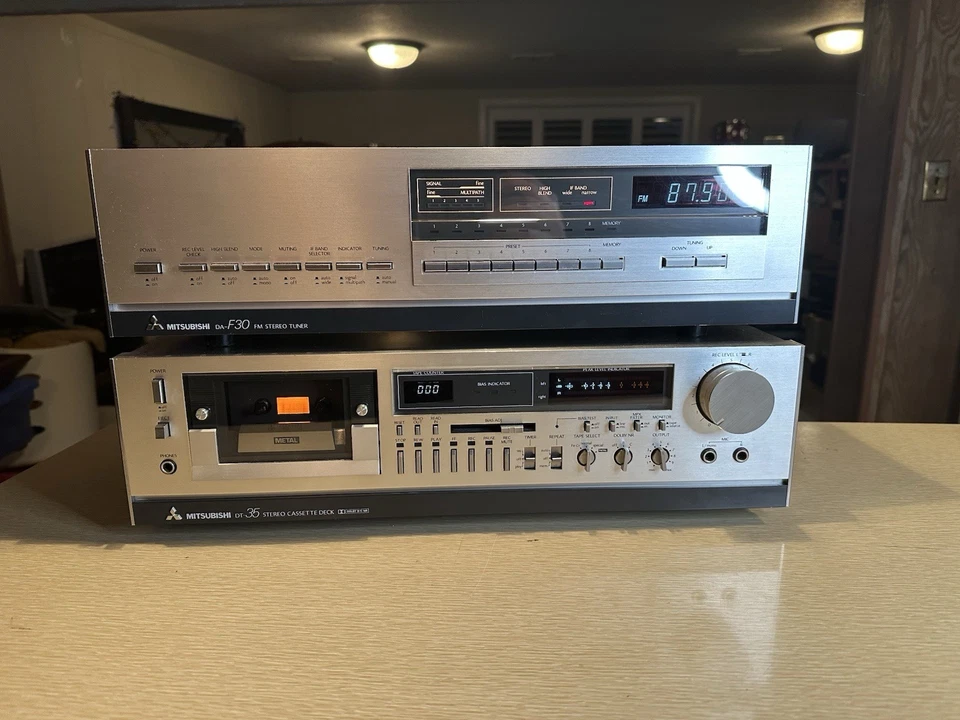 Mitsubishi DT - 35 estéreo 3 cabezales cubierta de cinta + sintonizador estéreo DA-FM30 servicio completo Foto 3 de 4