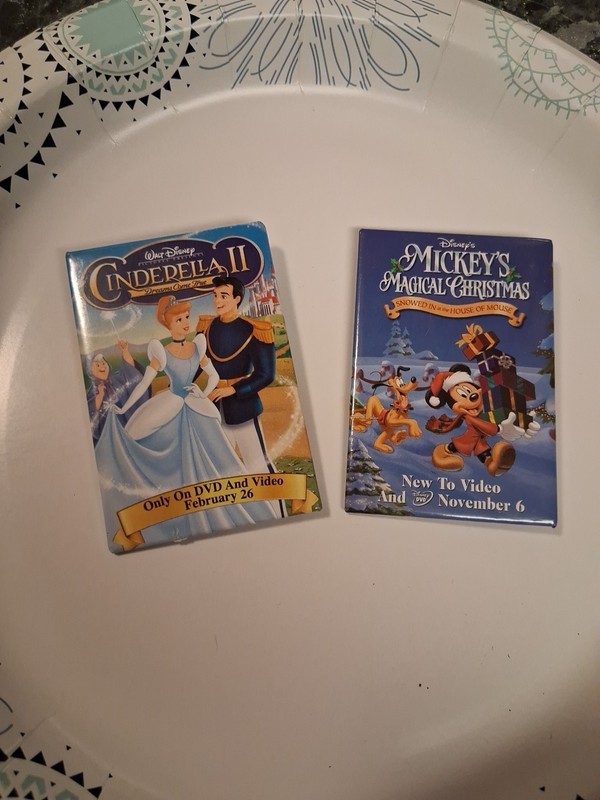 Disney Pins (Cinderella 2- Mickeys Christmas)
