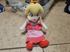Super Mario Princess Peach Plush Stuffed Toy 2019 Nintendo Good Stuff Used
