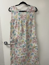 VTG Castle Harbor Granny Nightgown Size Medium No Flaws Floral Design USA Made
