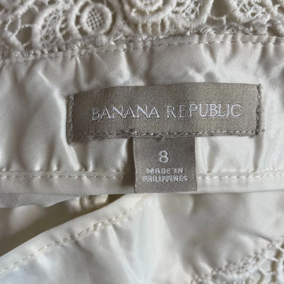 Pantalones Cortos Banana Republic Para Mujer 8 Marfil Todo Encaje Superpuesto Forrado Cremallera Lateral Clásico Foto 3 de 4