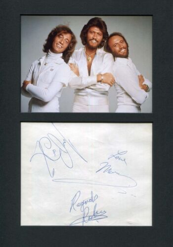 GROUPE DE MUSIQUE DES ANNÉES 80 Bee Gees autographes AUTHENTIQUES, page d'album signée montée - Photo 1 sur 3