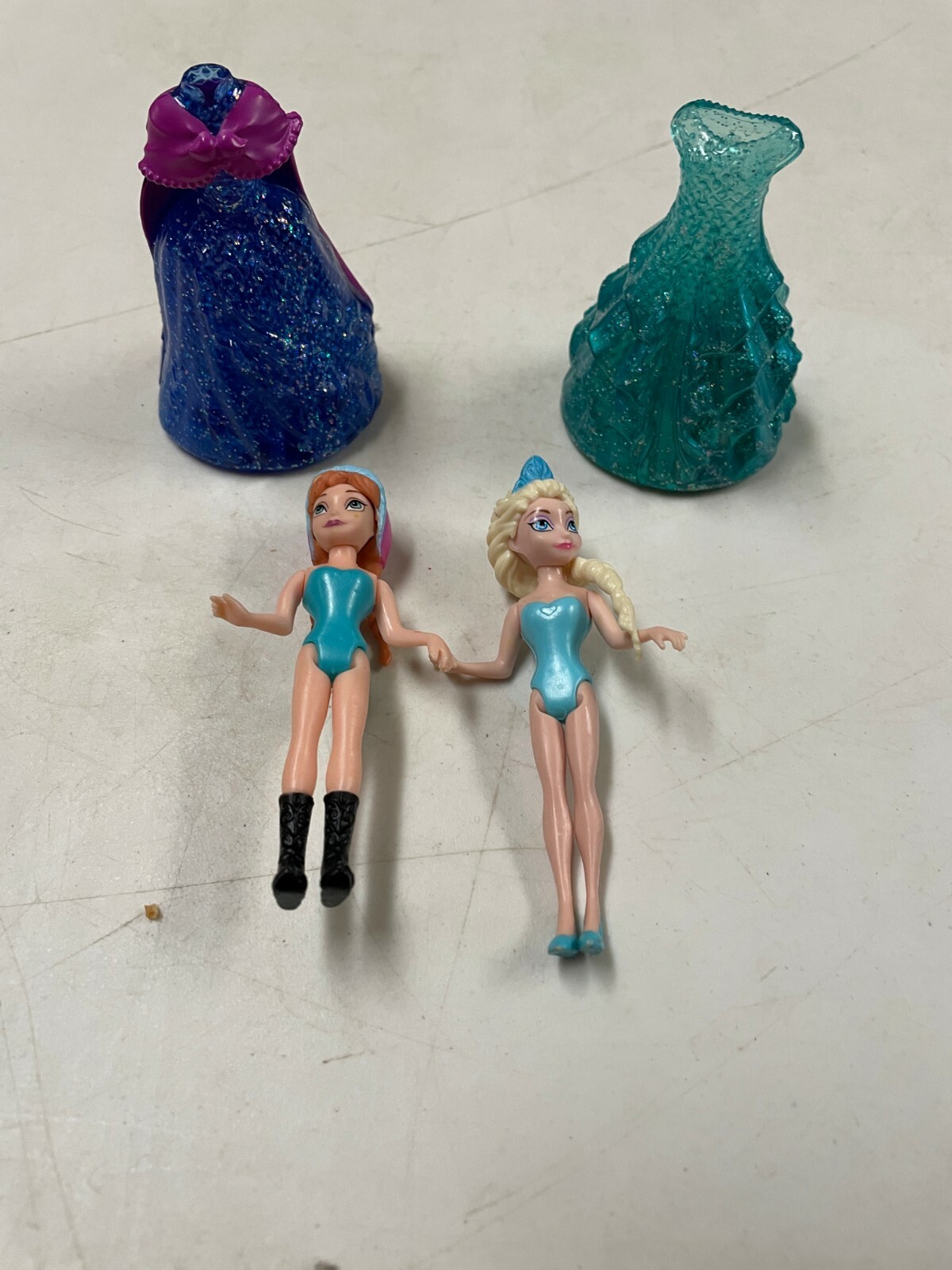 DISNEY PRINCESS GLITTER GLIDERS FROZEN MOVIE ELSA & ANNA GLITTER GLIDER