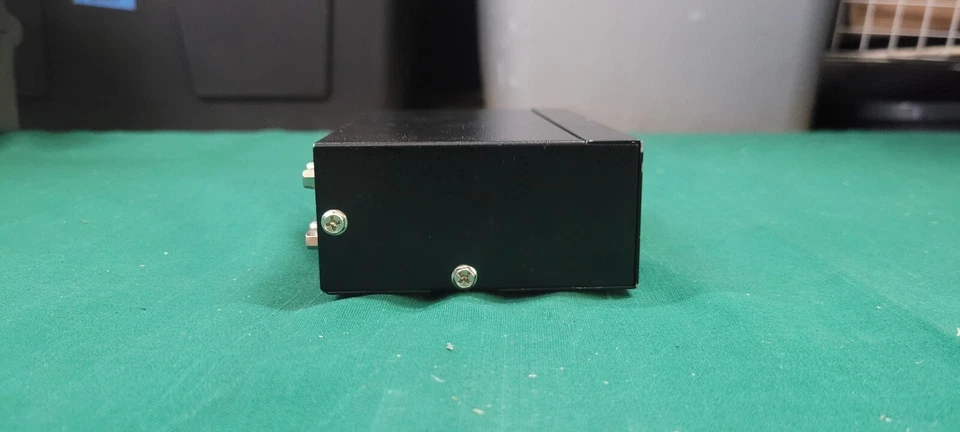 VGA Splitter 4 port 350 MHz - Image 4 of 4