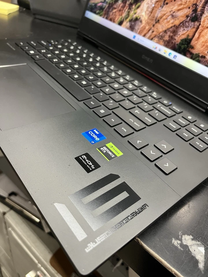 "Laptop para juegos HP Omen 16 i7-13700HX RTX 4070 16 GB 2 TB 990 Pro SSD 240 Hz 16""" Foto 4 de 4