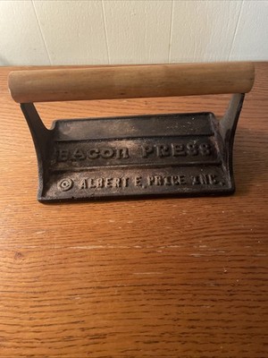 Vintage Albert E Price Inc. Cast Iron Bacon Press Wood Handle 3 Little Pigs S29