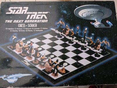 Star Trek The Next Generation Chess Set Paramount Complete 