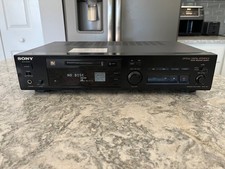 Sony minidisc recorder MDS-302 not working Has cosmetic issues. No remote READ