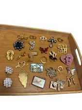 Lot Of 20+ Vintage Ladies Brooch Pins & Scarf Clip Butterfly Flowers Shells