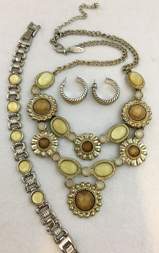 3 Piece Jewelry Lot Bib Necklace Bracelet Monet Earrings SilverTone Cabochon VTG - Picture 24 of 24