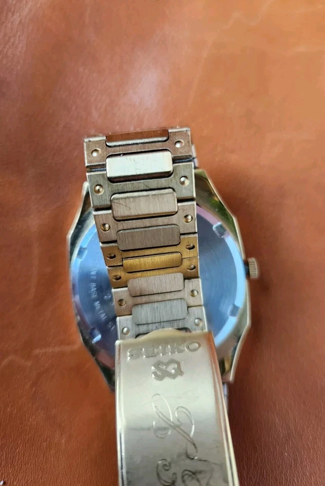 Seiko Vintage Square Watch Men Gold Tone White Dial Day Date 7123-5359 - WORKS! - Image 4 of 4