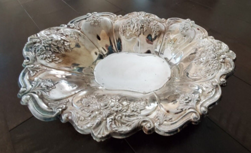 ONEIDA  Centerpiece Oval Bowl Serving Fruit Decorated Silverplate Platter EUC - Picture 1 of 8