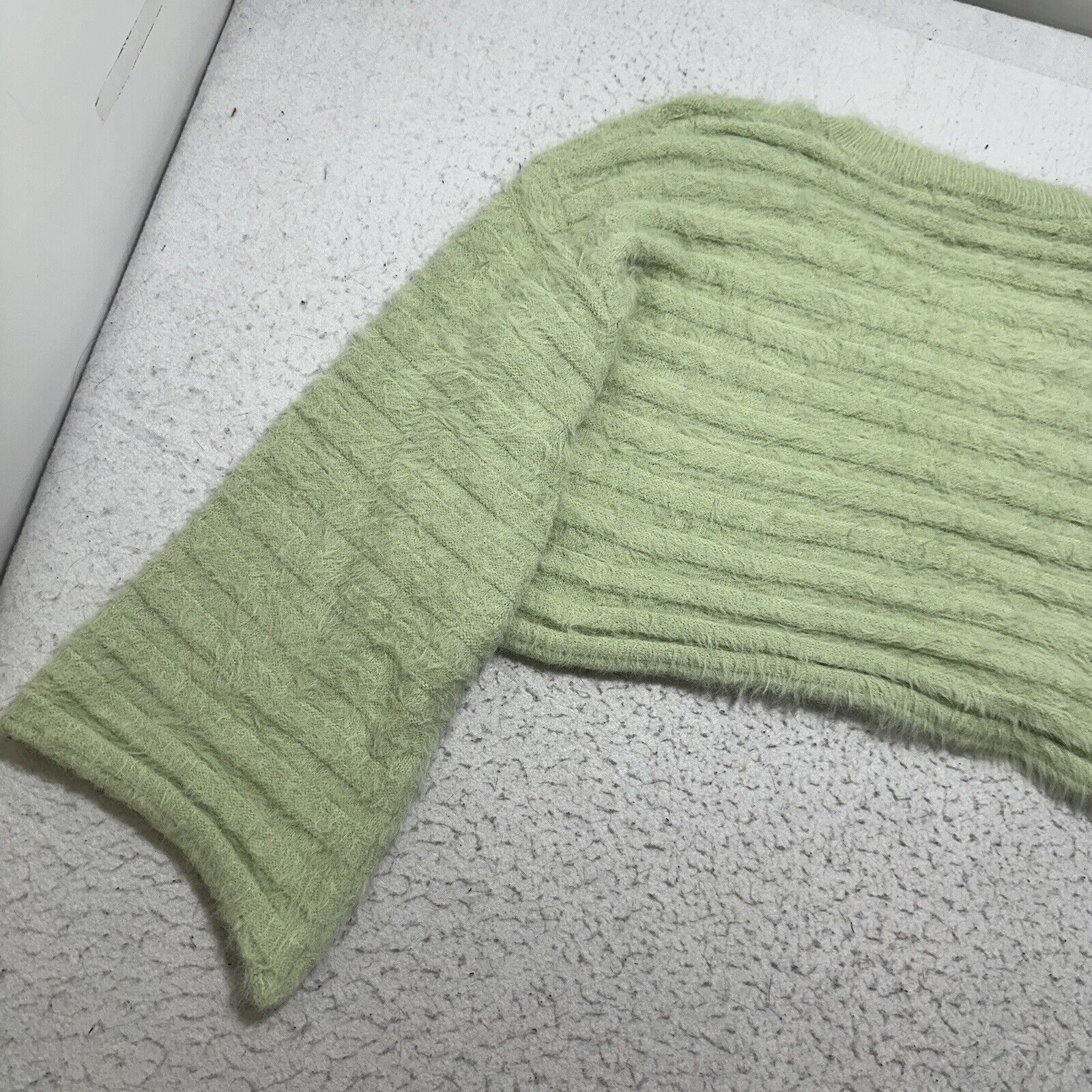 Forever 21 Women's Large Oversized Cropped V-Neck Sweater Fuzzy Soft Mint Green