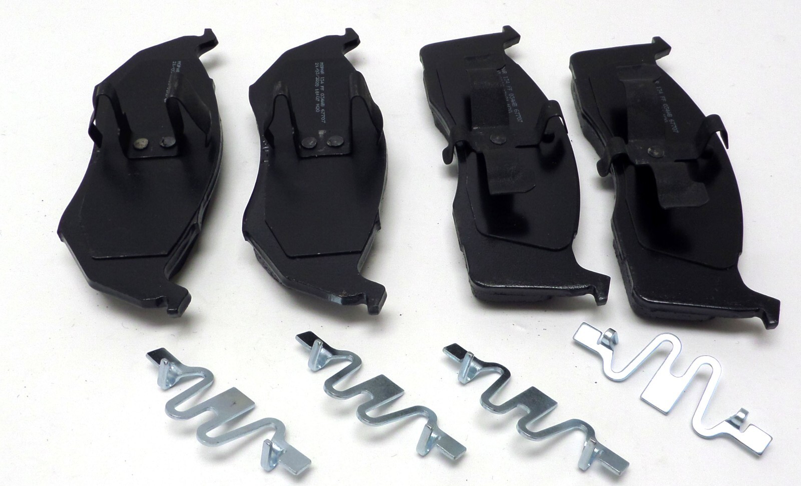 2AMV3034AB New Mopar Front Disc Brake Pads Chrysler 300M Concorde