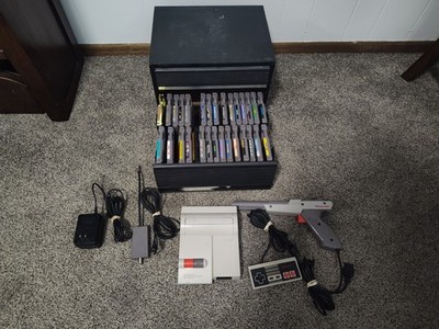 Nintendo Nes Top Loader Bundle with 30 Games Tested see description 