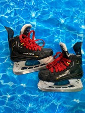 Junior Bauer Supreme M5 Pro Hockey Skates Reg...