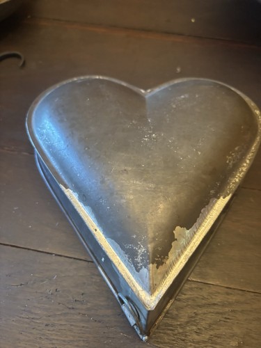 Vintage Heart Mold / cake pan