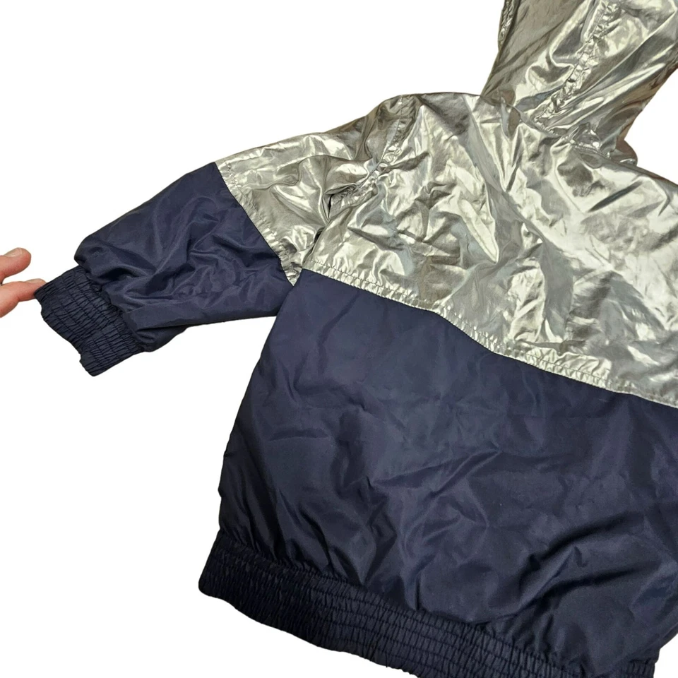 Chaqueta con Capucha Hatley Niños Plateada y Azul Marino Cremallera Completa con Bolsillos con Cremallera Talla 3 Foto 3 de 4