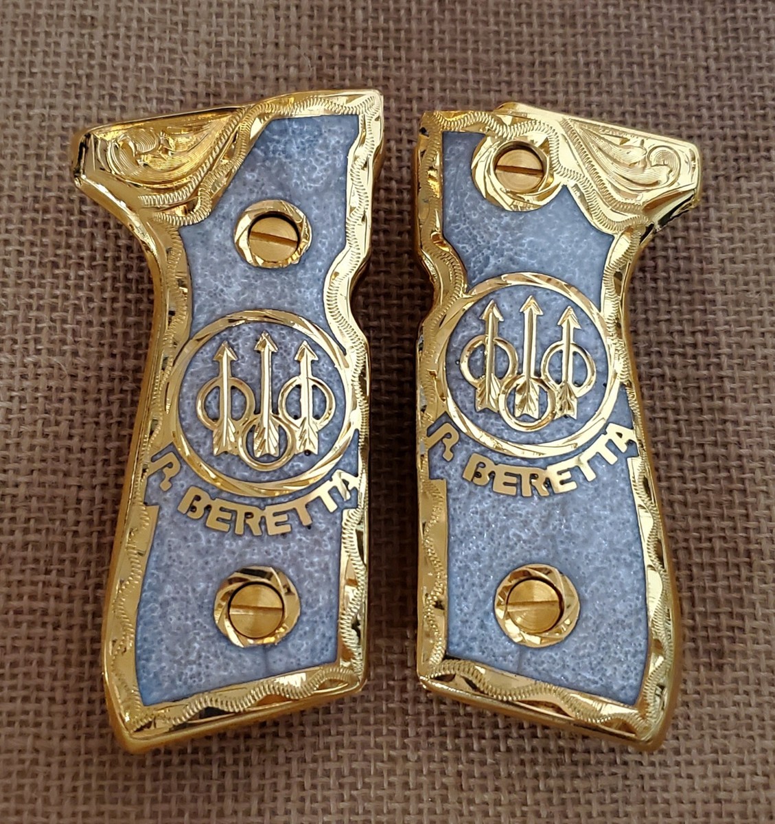希少 ラビット ビニールドール メタルタグ付 1950s USA Luxury Mother Pearl gold premium Beretta Logo 92fs gun grips