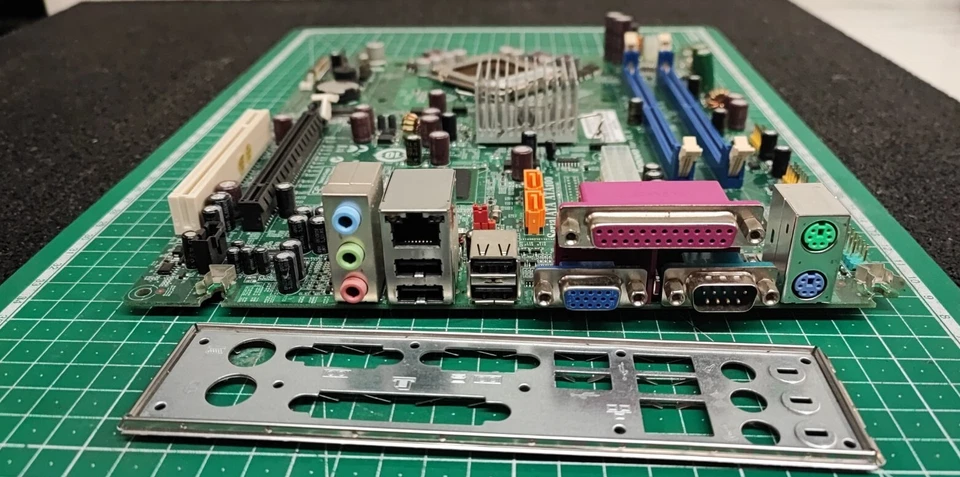 Placa madre Lenovo G31T-LN V1.0 SOCKET LGA775 (FORMATO BTX) LENOVO THINKCENTRE - Imagen 4 de 4