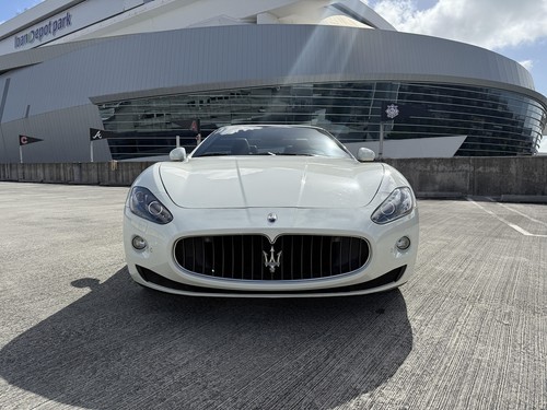 2011 Maserati Gran Turismo Convertible - Clean Carfax - Recently Serviced - Picture 12 of 36