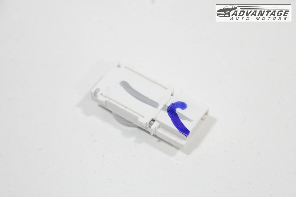 Cadillac CTS 2019 asiento delantero izquierdo o derecho cortesía interior luz lámpara OEM Foto 4 de 4