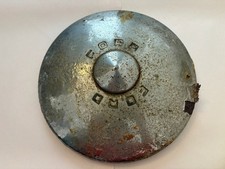 1 1949-1950 Ford Shoebox Custom Deluxe Hubcap One Hubcap Oem