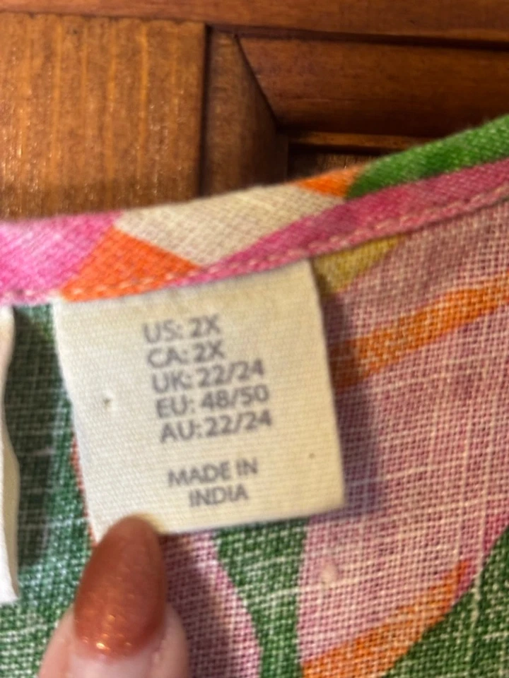 C&C California Linen Tropical Fruit Print Top Plus 2X - Image 4 of 4