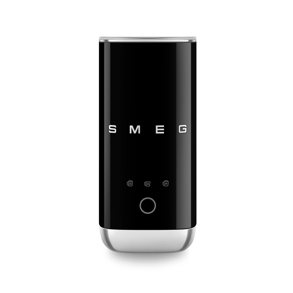 Mousseur à lait noir Smeg design rétro pour une mousse onctueuse de cappuccino maison
