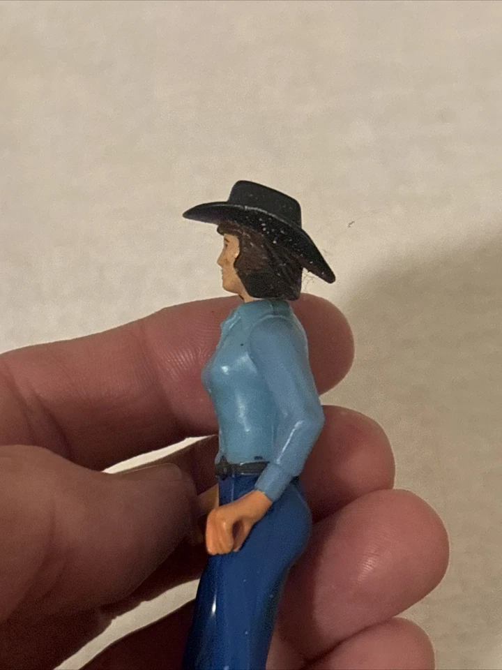 Lote de figuras de acción de colección 1979 Tonka Play People Rodeo Cowboy #476 & Cowgirl #477 Foto 4 de 4