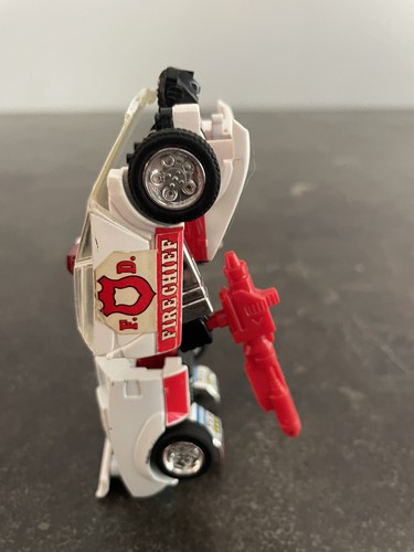 Transformers G1 Autobot RED ALERT Fire Chief Lamborghini Hasbro Takara 1985 - Picture 8 of 21
