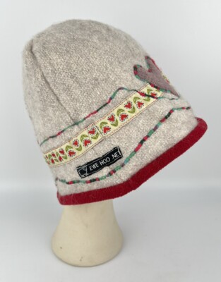 Ewe Hoo Wool Hat Hearts Handmade Montana USA Winter Cap  display picture 3