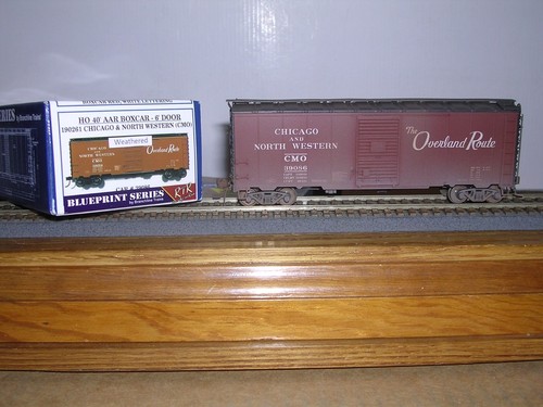 Coche de caja BRANCHLINE #190264 C.& N.W C.M.O.40' AAR #39060 con puertas de 6' de desgaste. 1/87 | Zustand: New