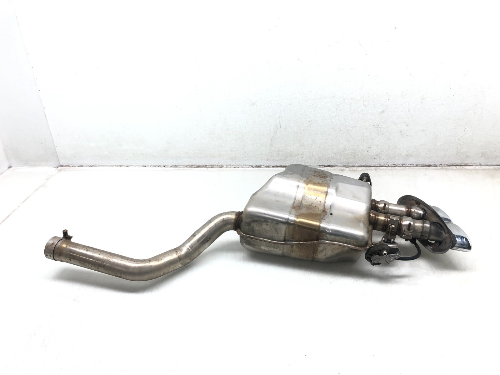 2014-2018 BENTLEY FLYING SPUR 4.0L V8 RIGHT PASS REAR EXHAUST MUFFLER PIPE OEM.