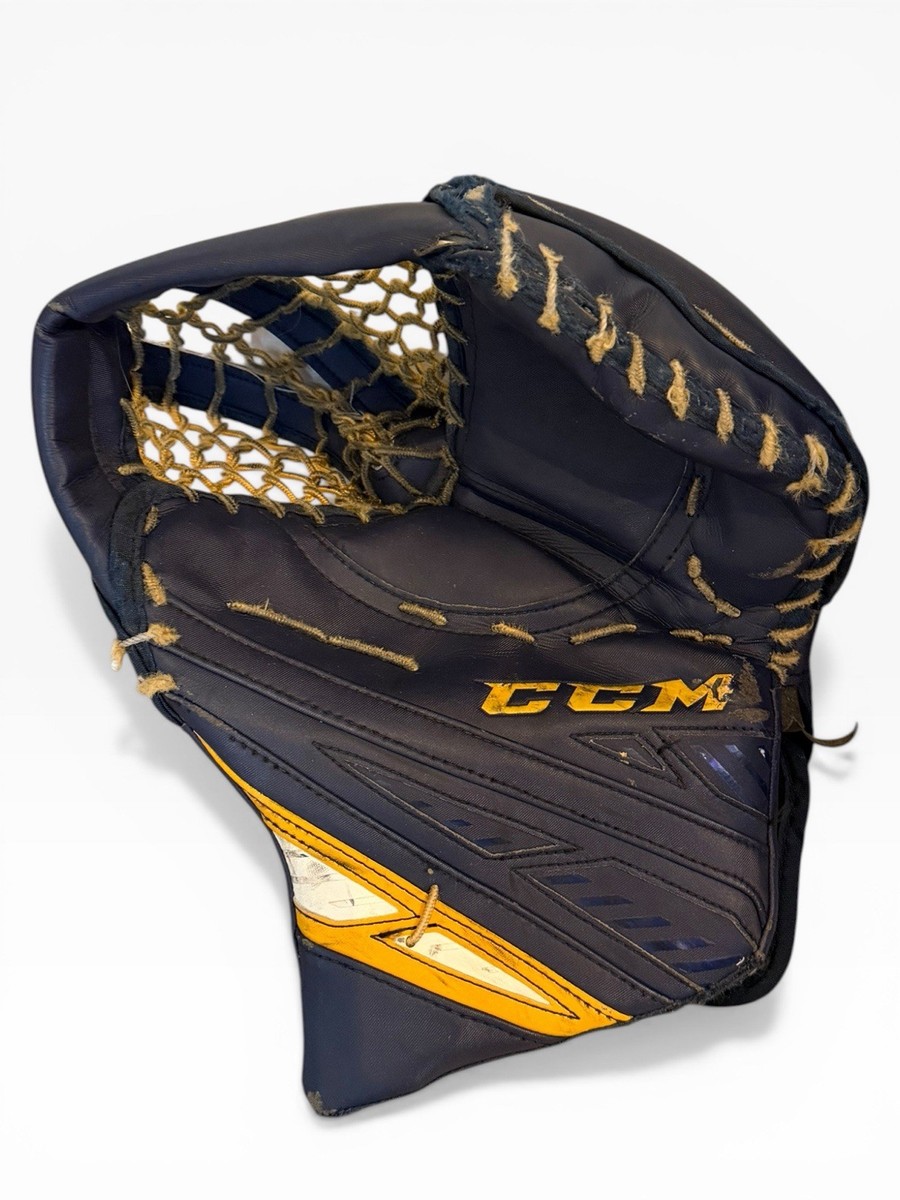 CCM Extreme Flex 4 Goalie Leg Pads 30” + Blocker + Glove INT-REG