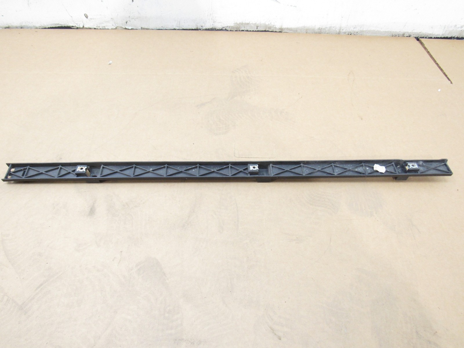 Bentley Continental GT V8 2013 Left Door Inner Trim Retaining Bracket 12-18 ;:O