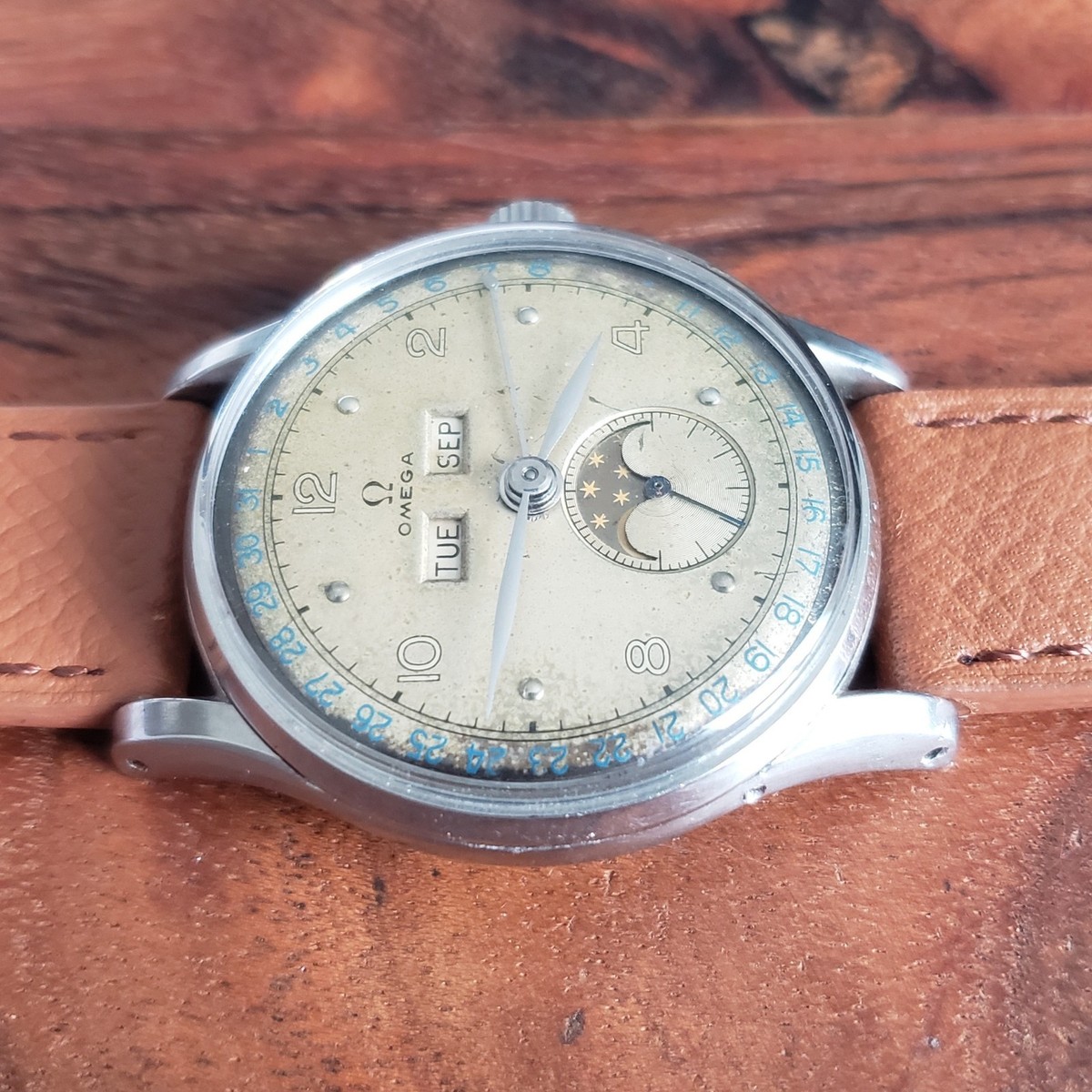 1947 Vintage Omega Cosmic Moonphase Triple Calendar Mechanical