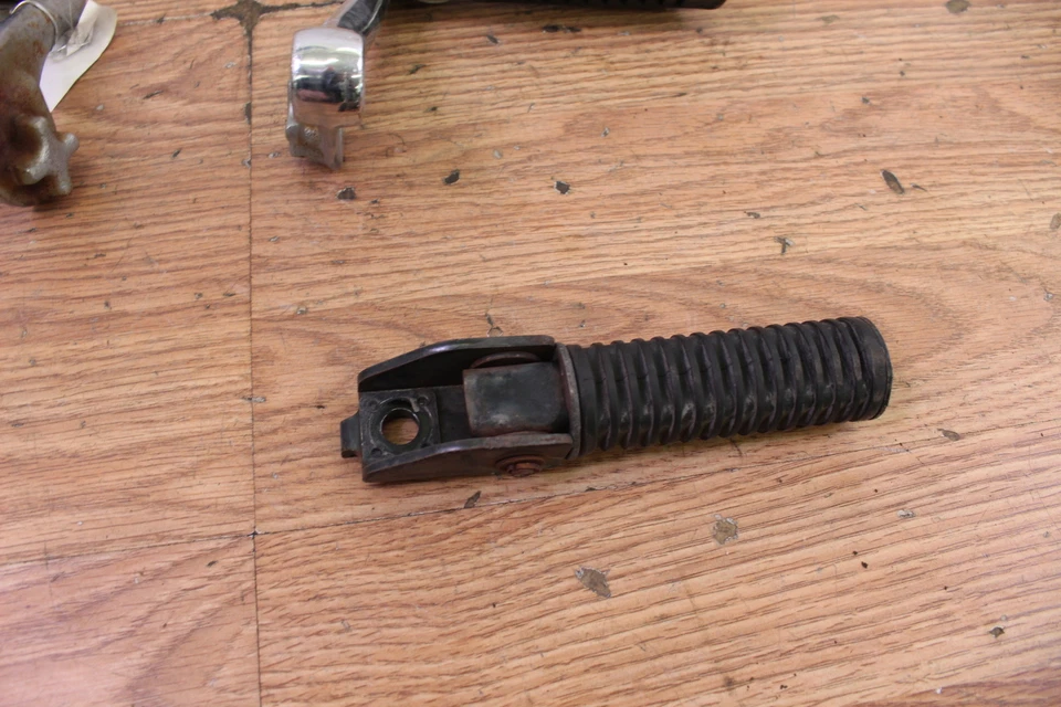 Передние и задние подножки 1979 HONDA CX500 CX 500 - Изображение 4 из 4