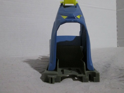 Hot Wheels GBW55 Batman Batcave Part - Jump / Trap Track - Picture 5 of 6