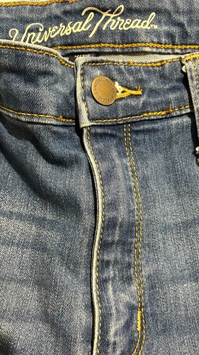 Universal Thread Women’s Blue Stretch Skinny Jeans Size 12/31R - Picture 9 of 9