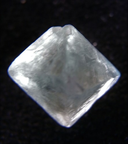 LIGHT GREEN FLUORITE OCTAHEDRON (fl45/14) mineral from Xianghualing Mine, China - Picture 2 of 8