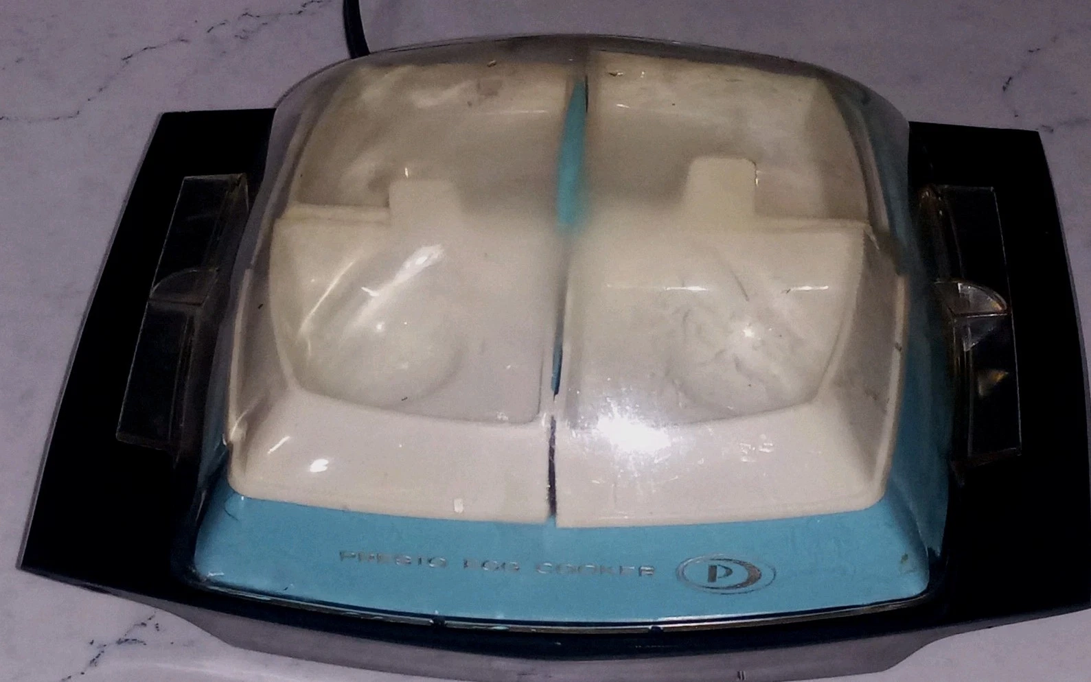 Vtg Presto Egg Cooker Space Age Atomic Aqua White Poached or Hard Boiled Tested
Opens in a new windo