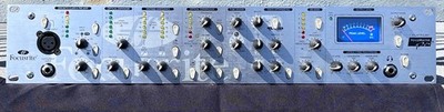 FOCUSRITE  Platinum VoiceMaster Pro Channel Strip EQ Compressor DeEsser - NICE!