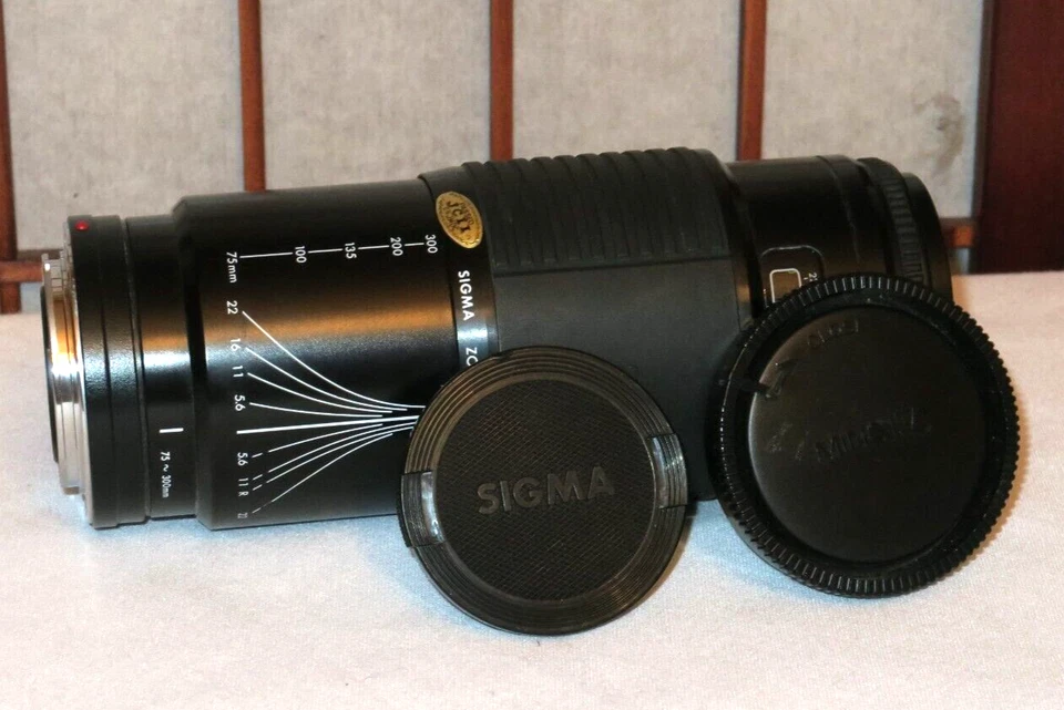 SIGMA ZOOM AF-λ 75-300mm 4.5-5.6 MULTICOLOR MINOLTA Hecho en JAPÓN Foto 2 de 4