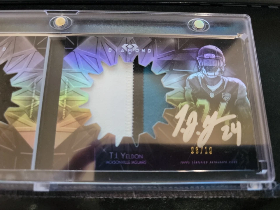 2015 Topps Diamond football  Dual Rookie Auto Jumbo Patch Book Amari Cooper 8/10 - Image 3 of 4