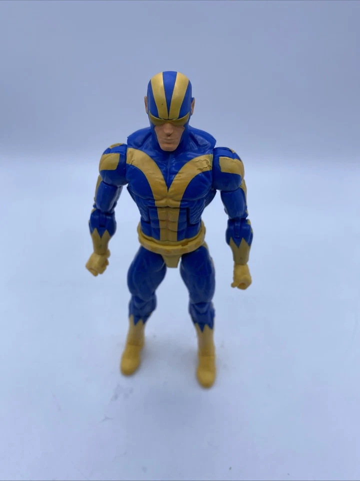 Figura de 6" traje azul/amarillo de Hank Pym GOLIATH de Marvel Legends (exclusivo de SDCC) Foto 2 de 4