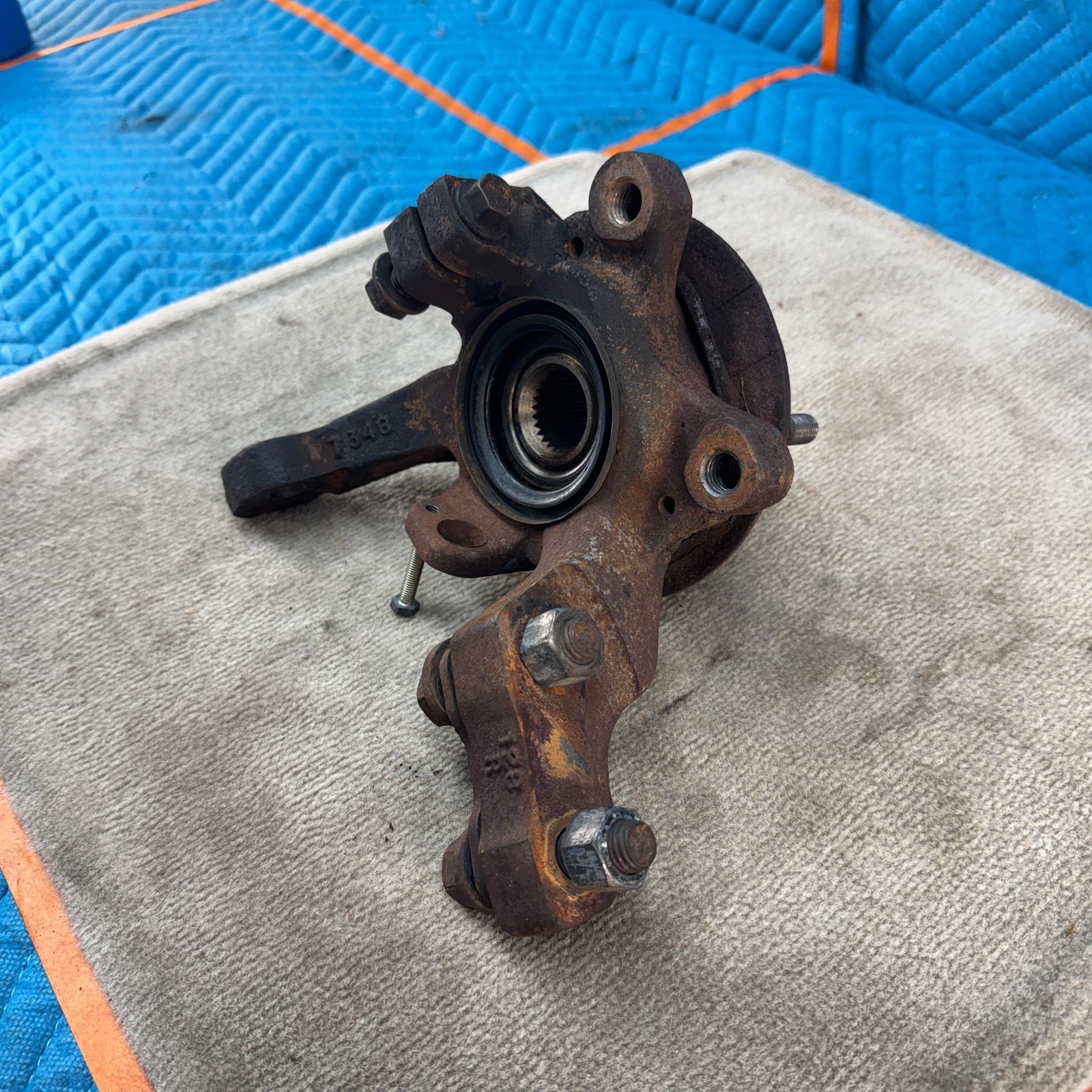 1989–1991 CHRYSLER MASERATI Front Right Steering Knuckle with Hub OEM