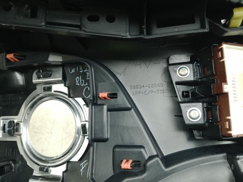 TOYOTA AURIS CENTRE CONSOLE ARMREST 5891002400C4 MK2 E180 2015-2019 - 第 14/16 張圖片