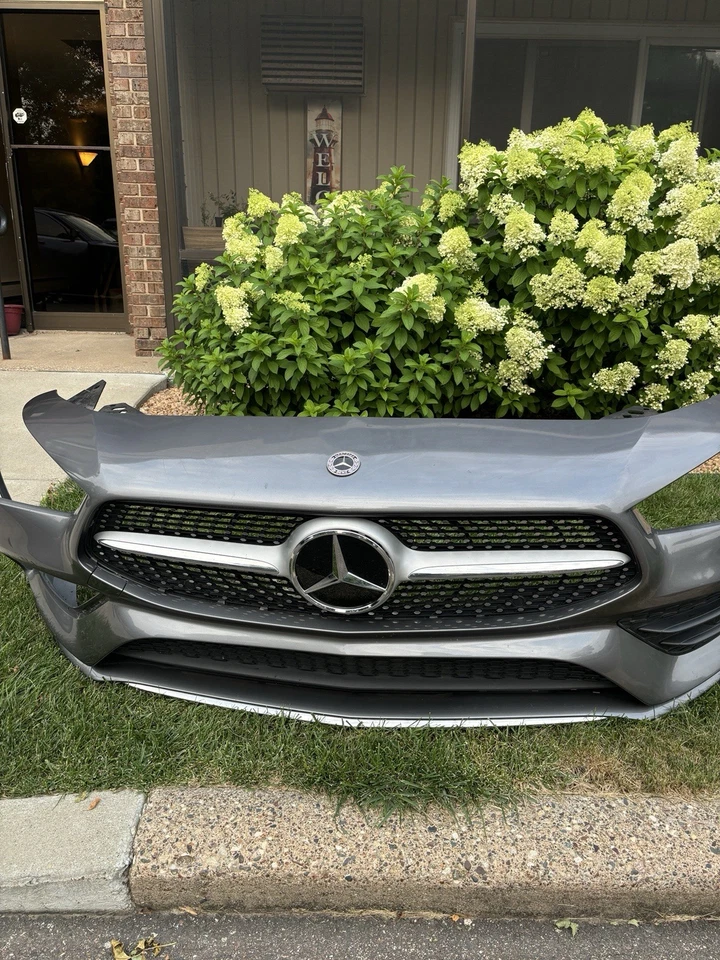 Parachoques delantero pintado gris montaña (7787) OEM para Mercedes CLA250 AMG 2020-2023  Foto 4 de 4