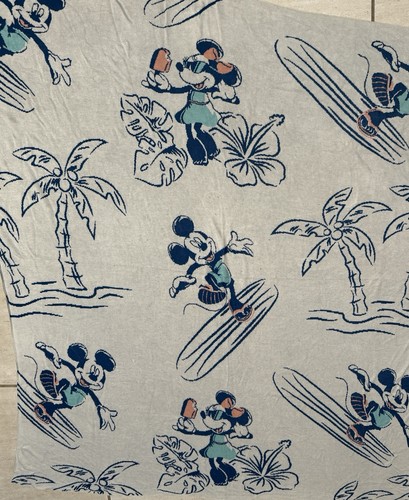 Disney Throw Surfer Mickey & Minnie Blanket Sun Surf Repeat Lightweight 2025 - Picture 4 of 8